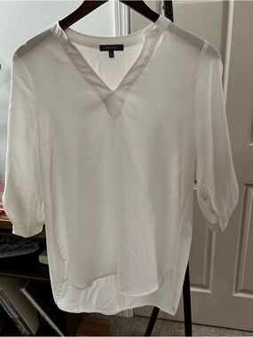 BE COOL Cream V-Neck Sheer Blouse 🍀